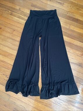 NWOT - Halara Wide Leg Black Ruffle Hem Pants